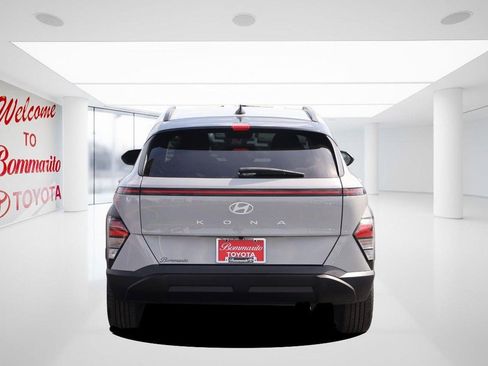 Used 2025 Hyundai Kona SEL FWD image 6
