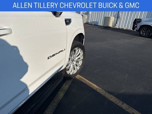 Certified 2023 GMC Yukon Denali image 18