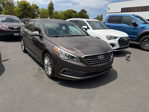 Used 2015 Hyundai Sonata Limited w/ Option Group 05 FWD image 2