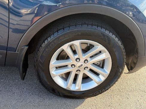 Used 2017 Ford Explorer XLT w/ Equipment Group 201A FWD image 20
