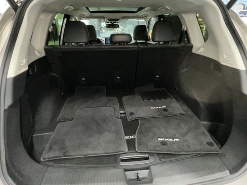 Used 2025 Nissan Rogue Platinum w/ Platinum Premium Package image 23