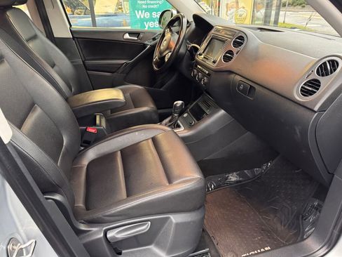 Used 2017 Volkswagen Tiguan S image 21