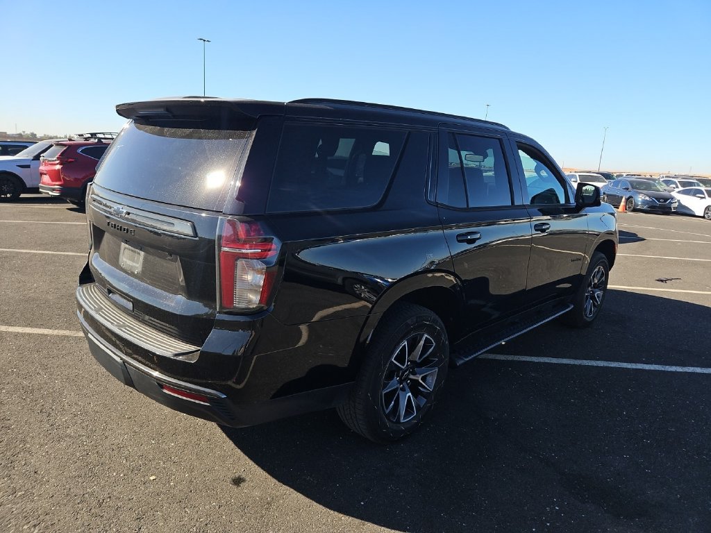 Used 2021 Chevrolet Tahoe Z71 w/ Luxury Package AWD/4WD image 2