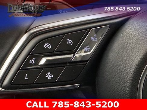 Used 2025 Buick Enclave Preferred image 10