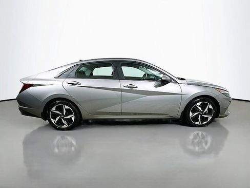 Used 2023 Hyundai Elantra SEL w/ Convenience Package FWD image 8