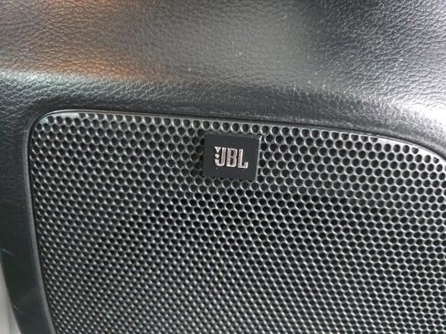 Used 2019 Toyota Tacoma Limited image 10