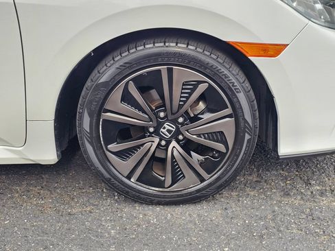 Used 2017 Honda Civic EX image 9