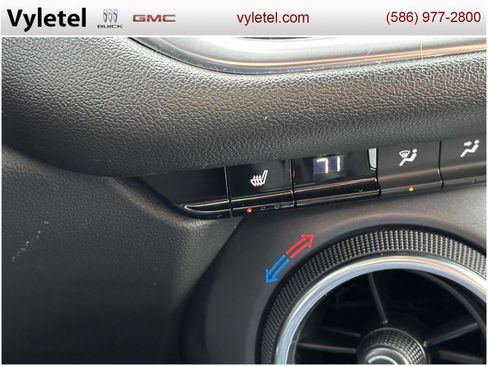 Used 2020 Chevrolet Blazer LT image 25