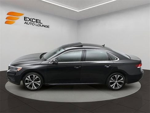 Used 2020 Volkswagen Passat 2.0T SEL image 41