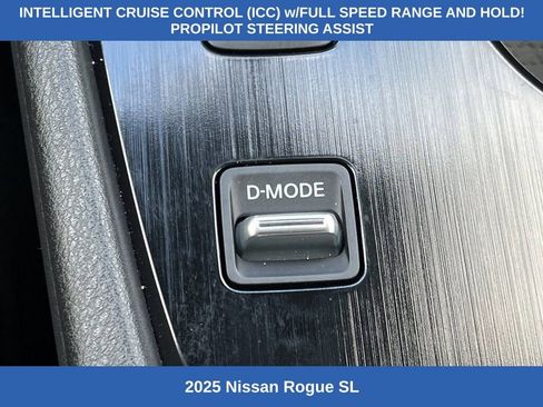 Used 2025 Nissan Rogue SL image 8