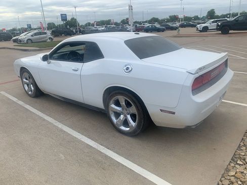 Used 2014 Dodge Challenger SXT w/ Super Sport Group (SS/T) image 4