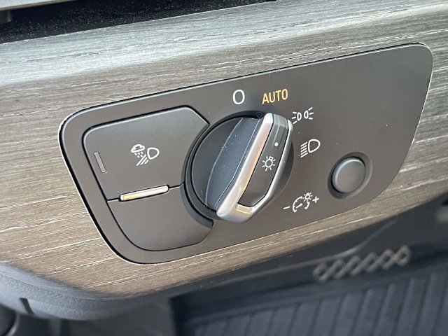 Used 2019 Audi A4 2.0T Premium FWD image 18