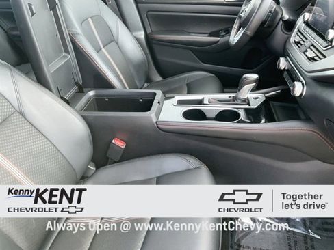 Used 2024 Nissan Altima 2.5 SR image 13