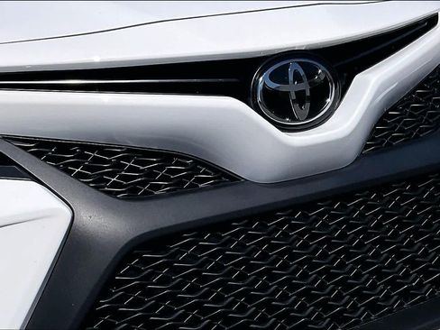 Used 2020 Toyota Camry SE FWD image 30