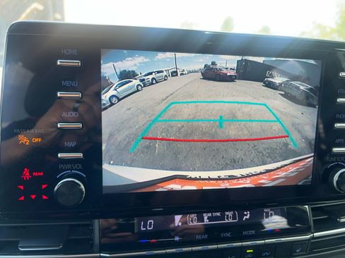 Used 2022 Toyota Sienna XSE w/ XSE Plus Package FWD image 25