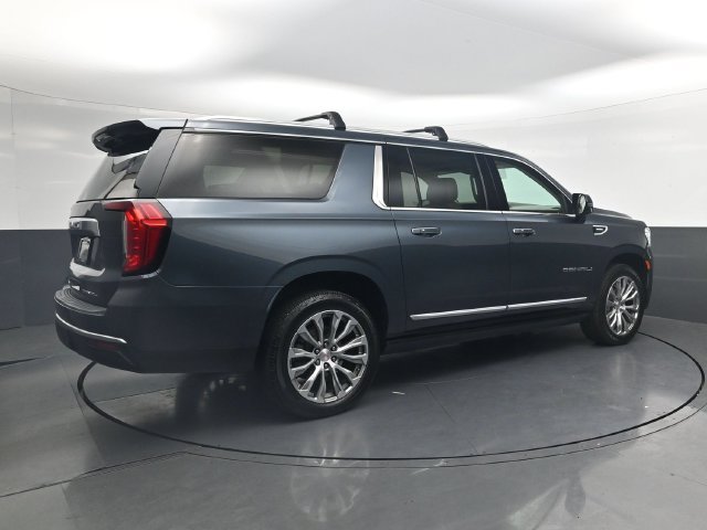 Used 2021 GMC Yukon XL Denali w/ Denali Premium Package AWD/4WD image 4