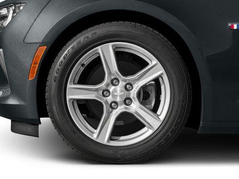 Used 2017 Chevrolet Camaro LT RWD image 14