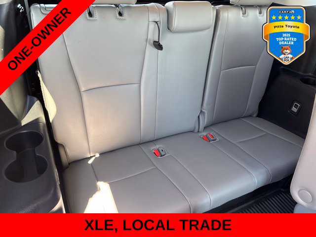 Used 2024 Toyota Highlander XLE FWD image 16