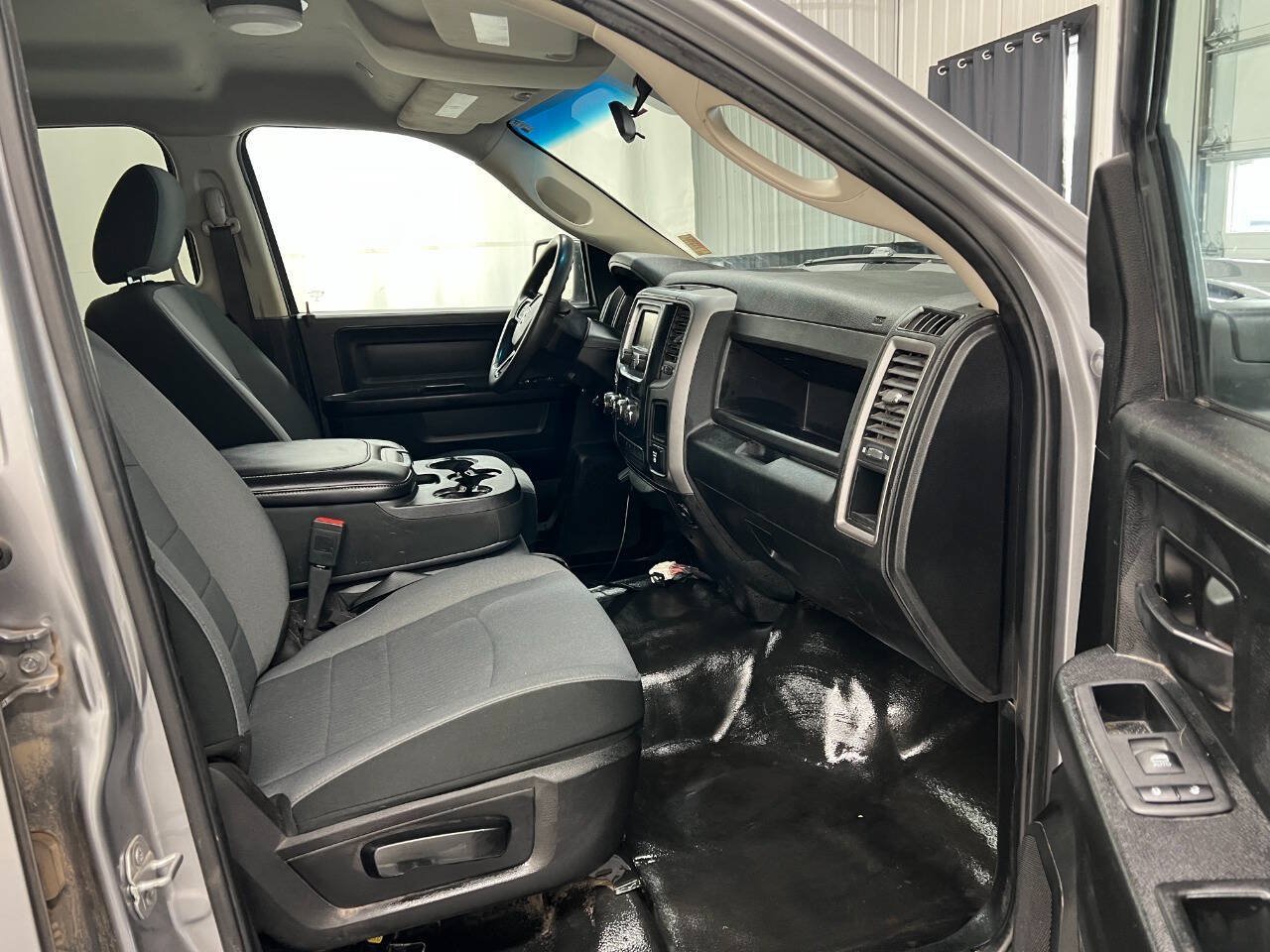 Used 2021 RAM 1500 4x4 Crew Cab Classic image 11