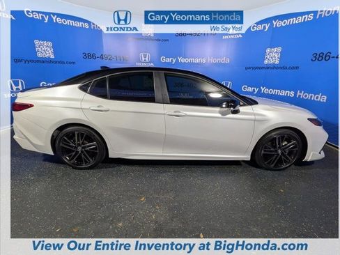 Used 2025 Toyota Camry XSE FWD image 5