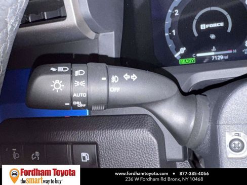 Used 2025 Toyota Tacoma TRD Off-Road AWD/4WD image 21