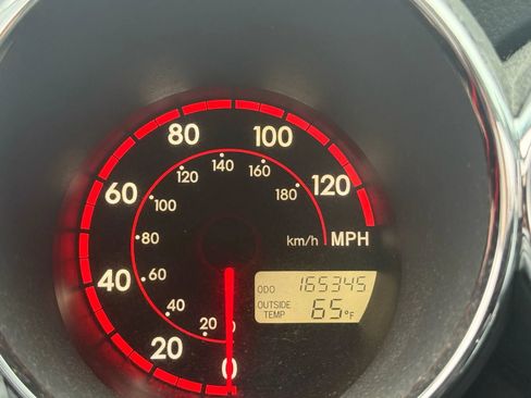 Used 2004 Pontiac Vibe w/ Moon And Tunes Value Package image 22