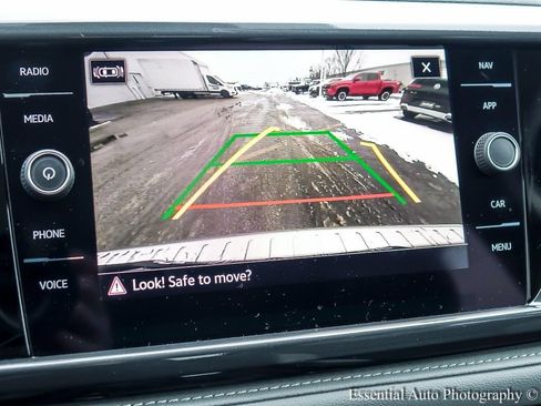 Used 2023 Volkswagen Taos SEL image 20