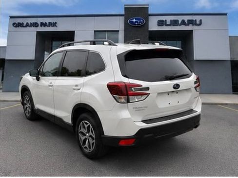 Used 2023 Subaru Forester Premium AWD/4WD image 6