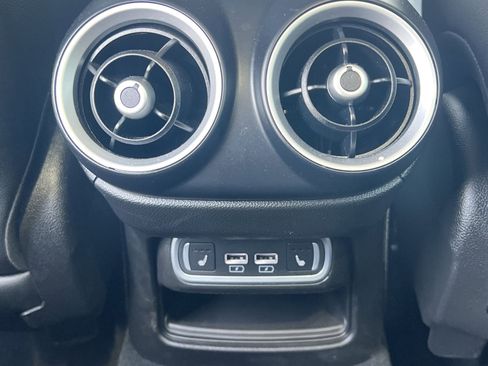 Used 2023 Alfa Romeo Stelvio Ti image 23