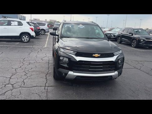 Certified 2023 Chevrolet TrailBlazer LT w/ Convenience Package FWD image 3