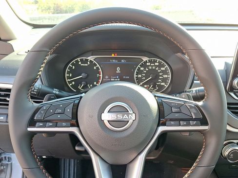 New 2025 Nissan Altima 2.5 SR image 13