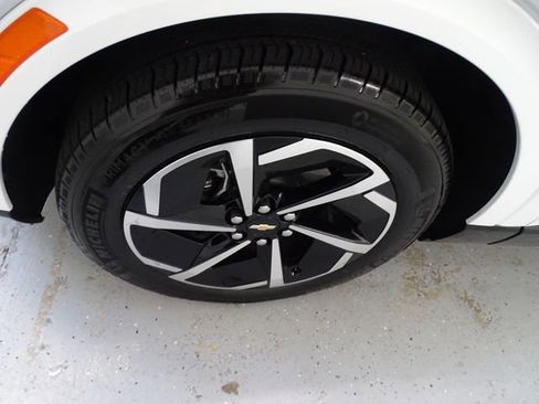 Used 2025 Chevrolet Equinox EV LT FWD image 25