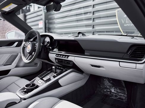 Used 2025 Porsche 911 Turbo S image 38