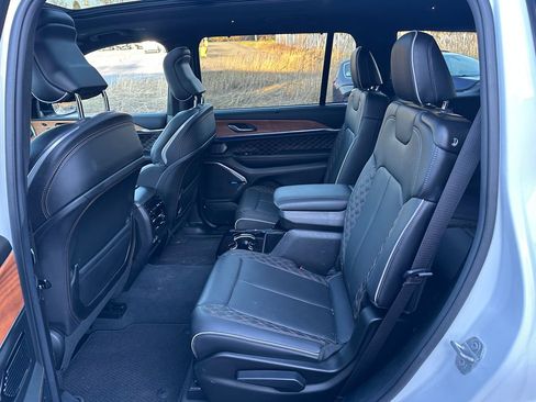 Used 2023 Jeep Grand Cherokee L Summit image 29