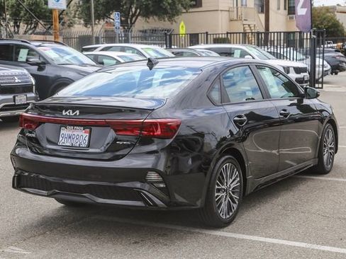 Certified 2023 Kia Forte GT-Line FWD image 9