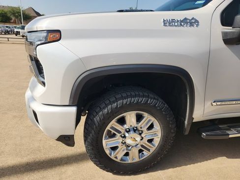 Used 2024 Chevrolet Silverado 2500 High Country w/ High Country Premium Package AWD/4WD image 7