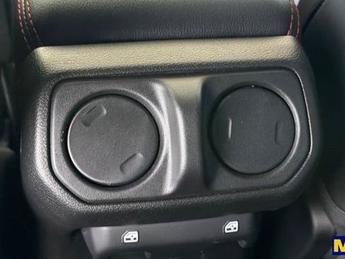 Used 2025 Jeep Gladiator Rubicon AWD/4WD image 15