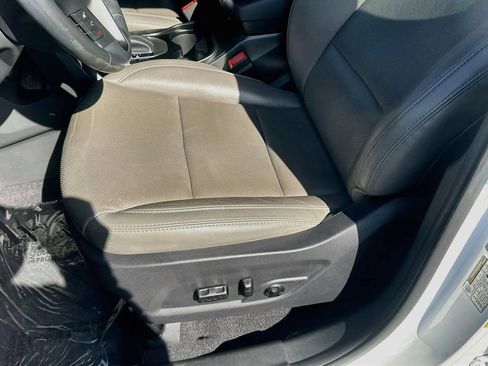 Used 2018 Hyundai Santa Fe Sport FWD image 18