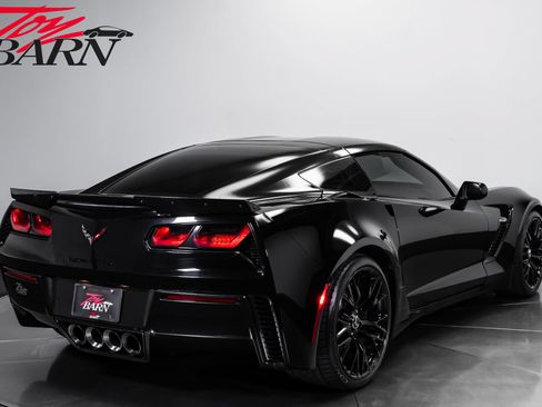 Used 2015 Chevrolet Corvette Z06 w/ 2LZ Preferred Equipment Group RWD image 13