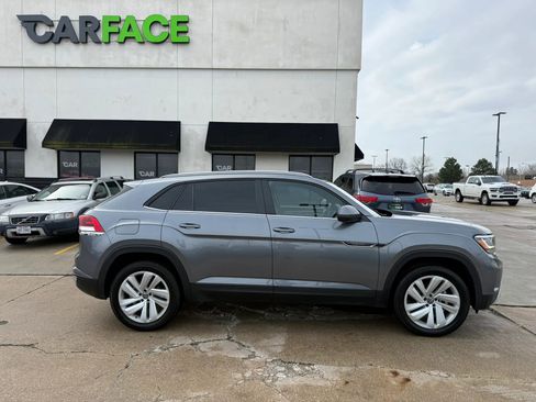 Used 2022 Volkswagen Atlas Cross Sport SE image 19