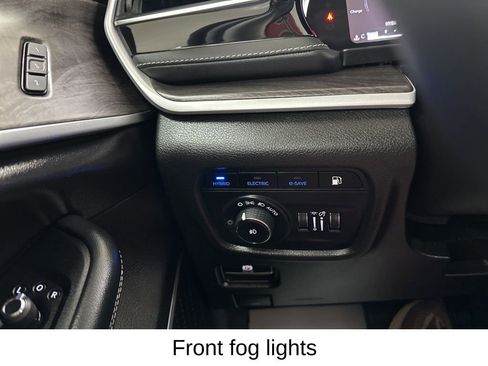 Used 2023 Jeep Grand Cherokee 4WD 4xe image 38