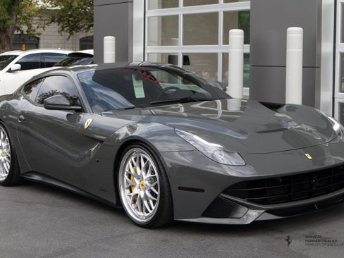 Used 2014 Ferrari F12 Berlinetta RWD image 8