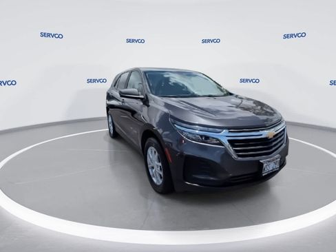 Used 2022 Chevrolet Equinox LS AWD/4WD image 2