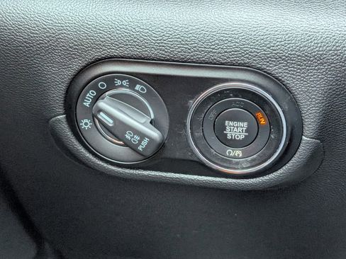 Used 2022 Maserati Levante Modena image 32