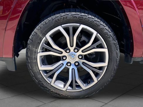 Certified 2025 RAM 1500 Tungsten w/ Off Road Group AWD/4WD image 11