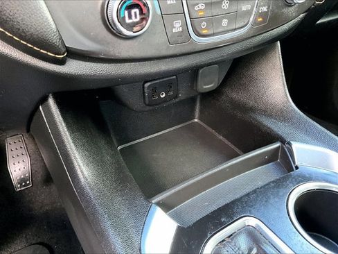 Used 2019 Chevrolet Traverse LT image 26