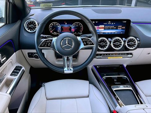 Used 2025 Mercedes-Benz GLA 250 image 5