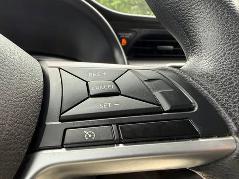 Used 2020 Nissan Kicks S FWD image 18