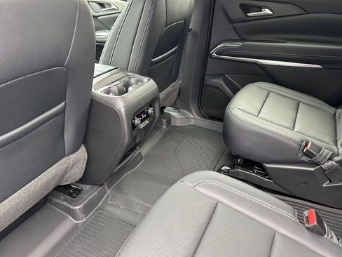 Used 2026 Chevrolet Traverse LT w/ Driver Confidence Package AWD/4WD image 11