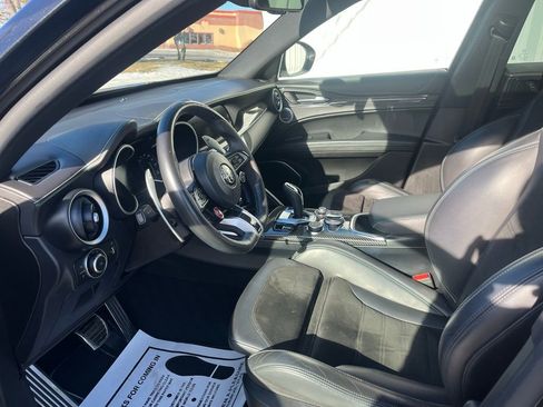 Used 2020 Alfa Romeo Stelvio Quadrifoglio image 2